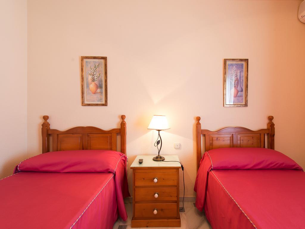 Hostal San Francisco Гранха-де-Торреэрмоса Номер фото