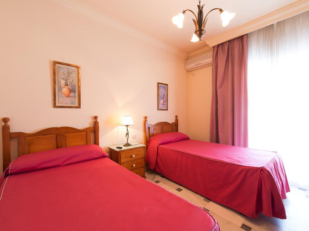 Hostal San Francisco Гранха-де-Торреэрмоса Номер фото