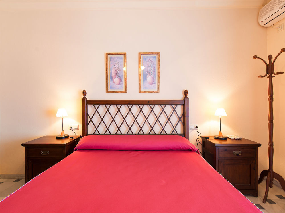 Hostal San Francisco Гранха-де-Торреэрмоса Экстерьер фото